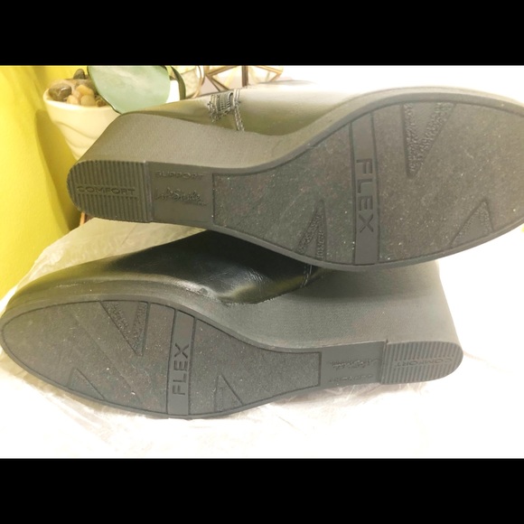 NWOTB Black Leather Long Wedge Boots - Picture 4 of 6